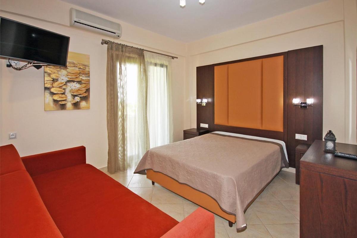 Stamos Apartments And Studios Вурвуру Екстериор снимка