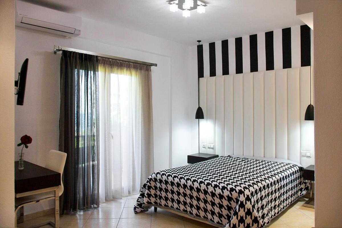 Stamos Apartments And Studios Вурвуру Екстериор снимка
