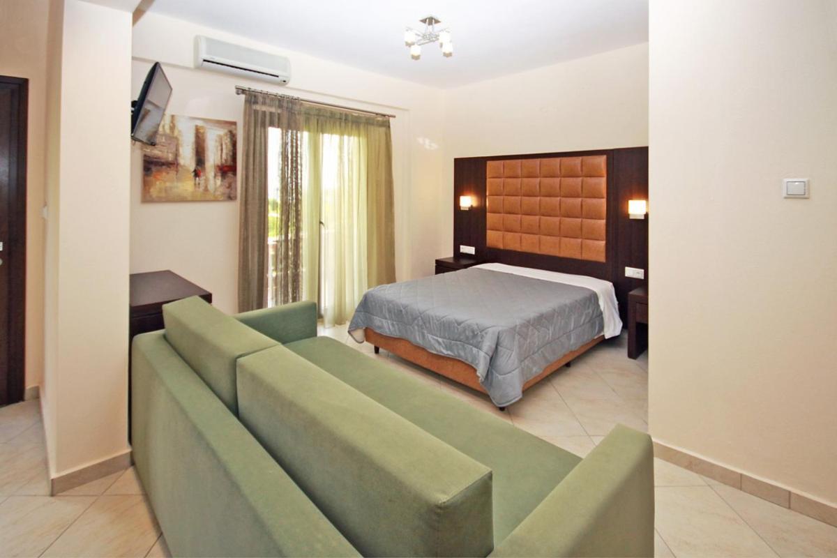 Stamos Apartments And Studios Вурвуру Екстериор снимка