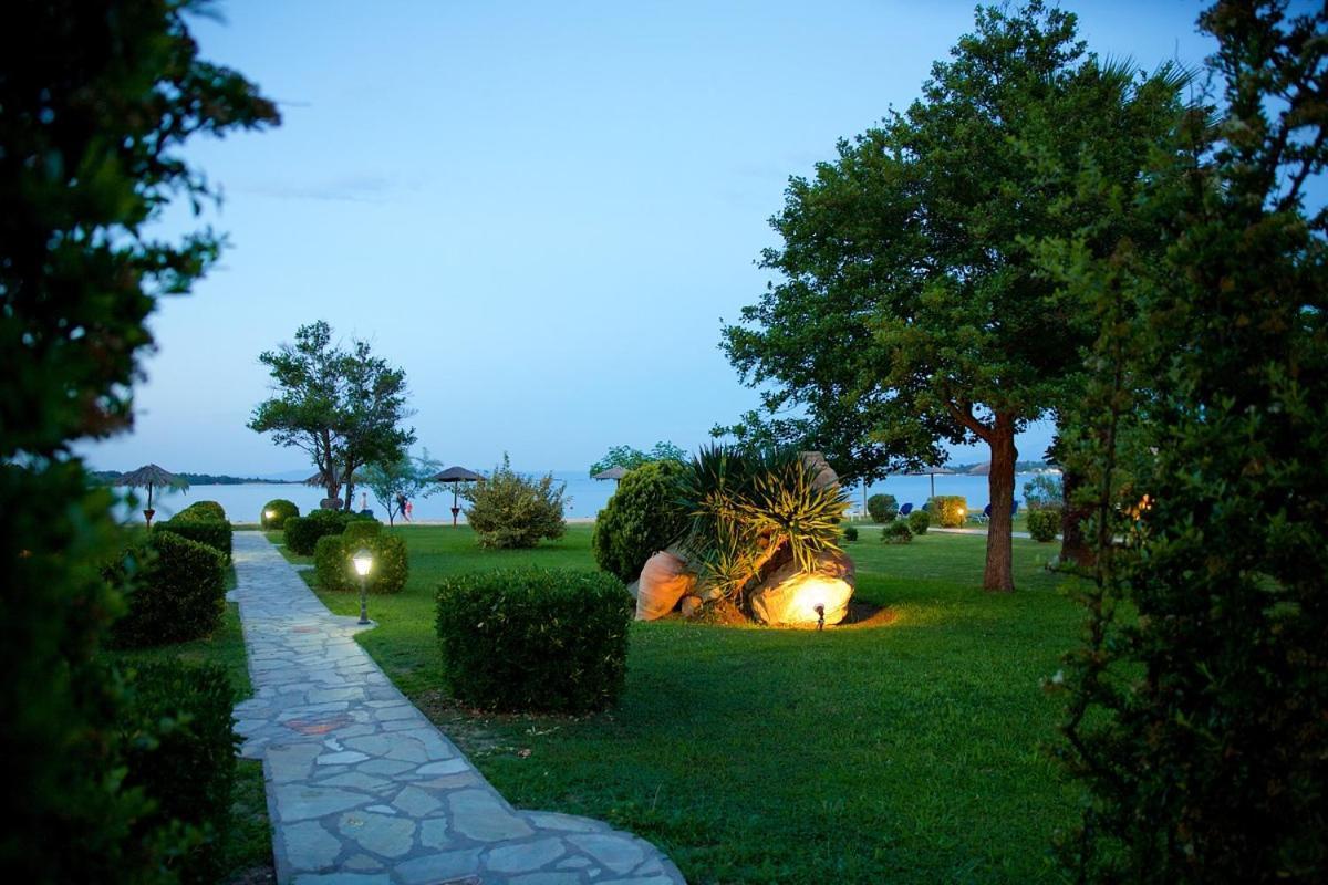 Stamos Apartments And Studios Вурвуру Екстериор снимка