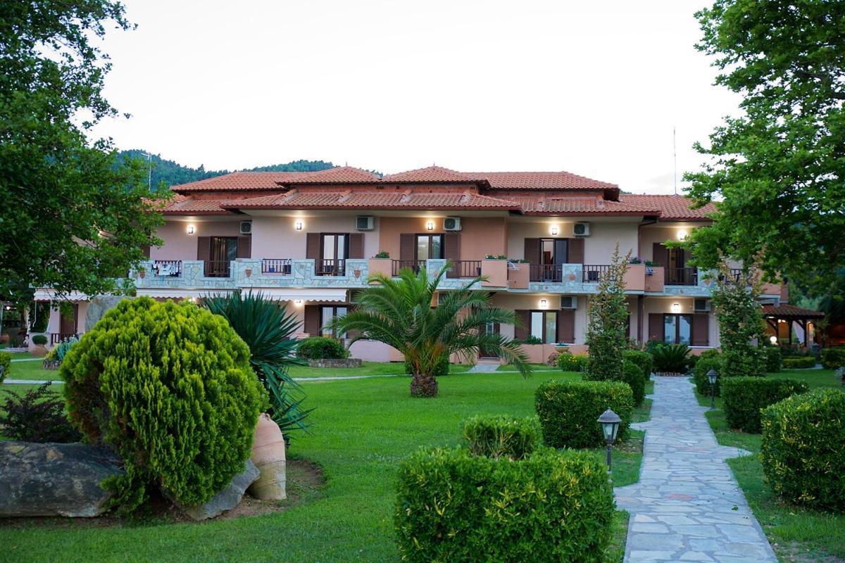 Stamos Apartments And Studios Вурвуру Екстериор снимка
