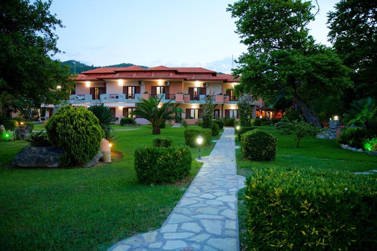 Stamos Apartments And Studios Вурвуру Екстериор снимка